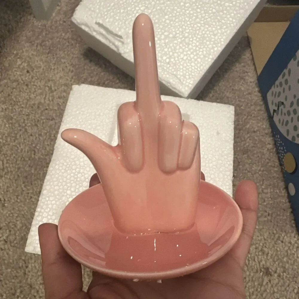 stephanie imports middle finger